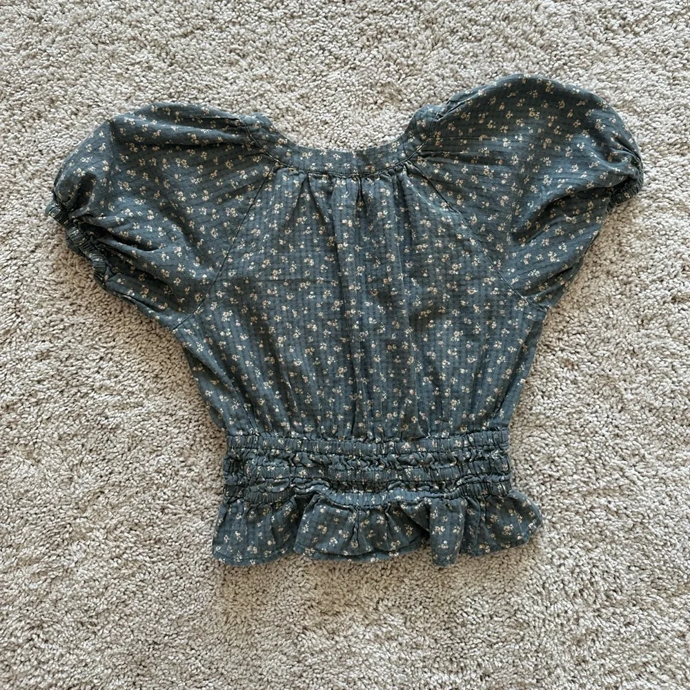 Madewell Poplin Puff-Sleeve Smocked Crop Top In Bitsy Bouquet